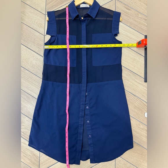 BLVD Semi-Sheer Tunic Button Up - Picture 4 of 4